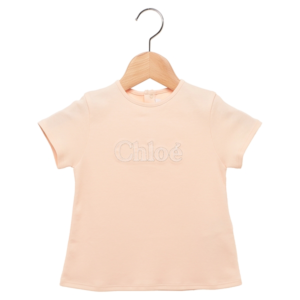 CHLOE（クロエ）のTシャツが入荷しました&star;フロントにあしらったロゴ刺しゅうがアクセントになったTシャツ。裾にかけて広がるAラインシルエットが上品な印象を演出します。やわらかな肌当