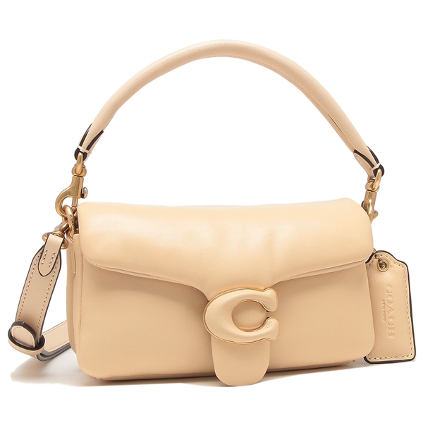 COACH（コーチ）のショルダーバッグが入荷しました&star;立体感のあるフロントのCロゴが印象的なデザイン。ふっくらとした愛らしいフォルムと、優しい印象のカラーリングにこだわりました。長さ