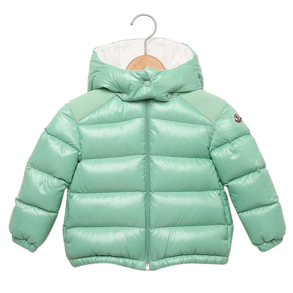 MONCLER（モンクレール）のダウンジャケットが入荷しました&star;ボリュームのあるキルティングデザインが特徴。左袖にロゴワッペンを添えて、ブランドアピールも抜かりなく仕上げました。袖口