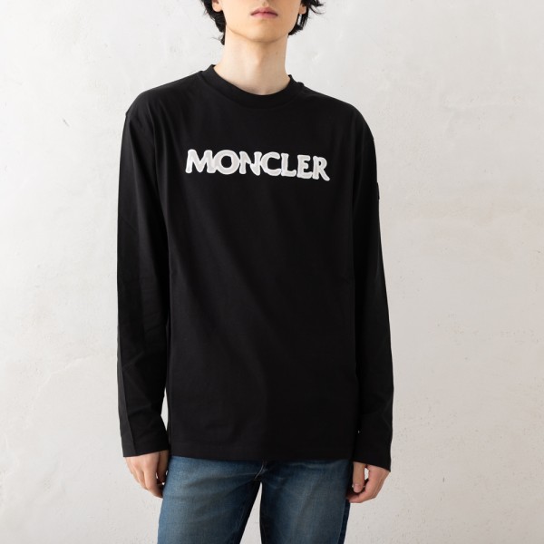 MONCLER（モンクレール）のTシャツが入荷しました&star;フロントにあしらったロゴがインパクトを与えるデザイン。ベーシックなクルーネック仕様で、さまざまなボトムスにすんなり溶け込みます