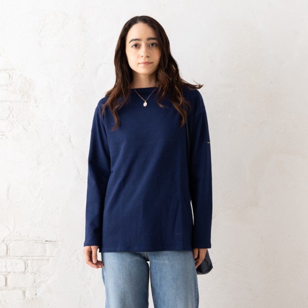 ST.JAMES（セントジェームス）のTシャツが入荷しました&star;首元をすっきりと見せてくれるボートネックのカットソー。上質で肉厚な生地を使用しており、快適な着心地を叶えます。袖にあしら