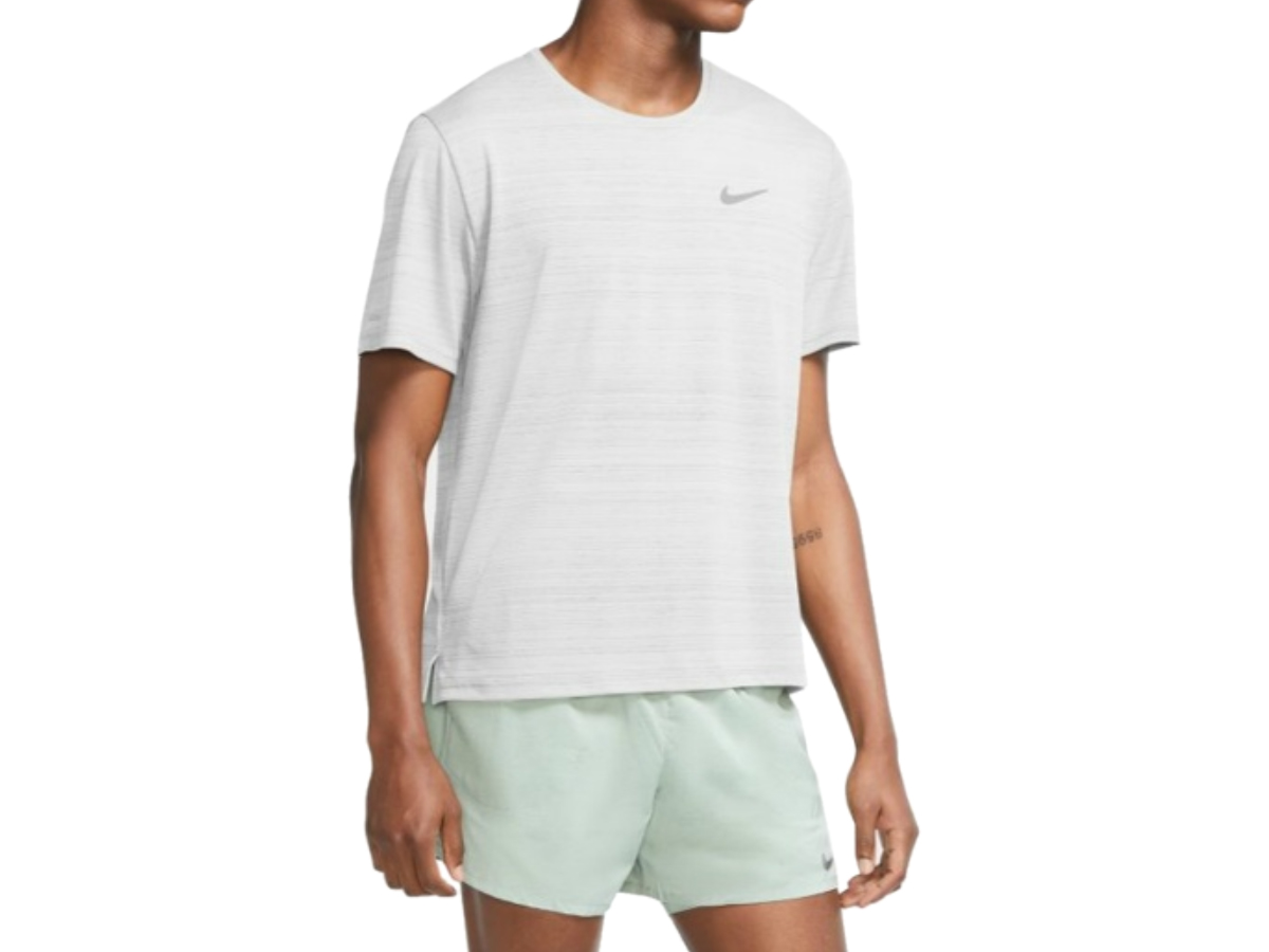 【カテゴリ】ナイキ スポーツ ランニング トレーニング ウェア Tシャツ 半袖 ショートスリーブ S/S【品番】CU5993-100【対象】男性用【素材】ポリエステル100％【サイズ】S/胸囲:86.