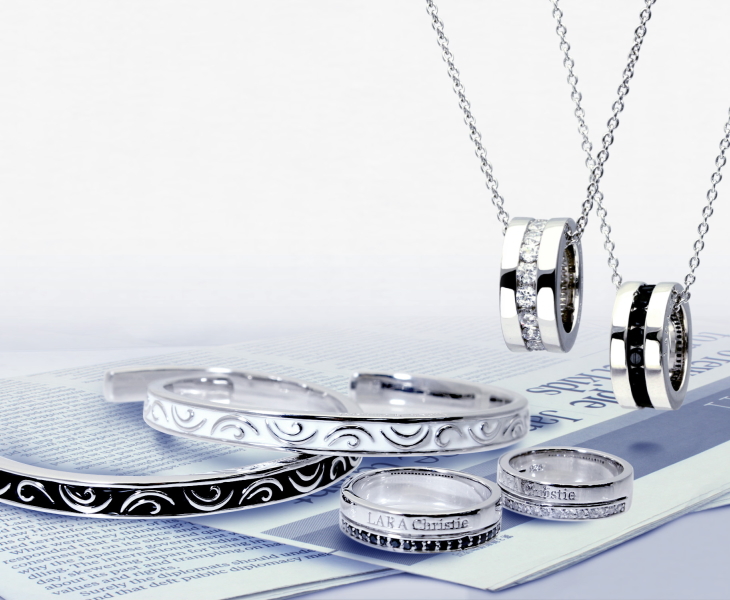 LARA Christie �����N���X�e�B�[