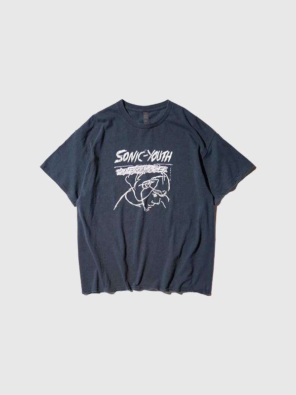 THRIFTY LOOK THRIFTY SONIC YOUTH TEE スリフティールック スリフト ソニック・ユース 半袖 Tシャツ オフィシャルライセンシーTシャツにユーズド加工を施した一着。 