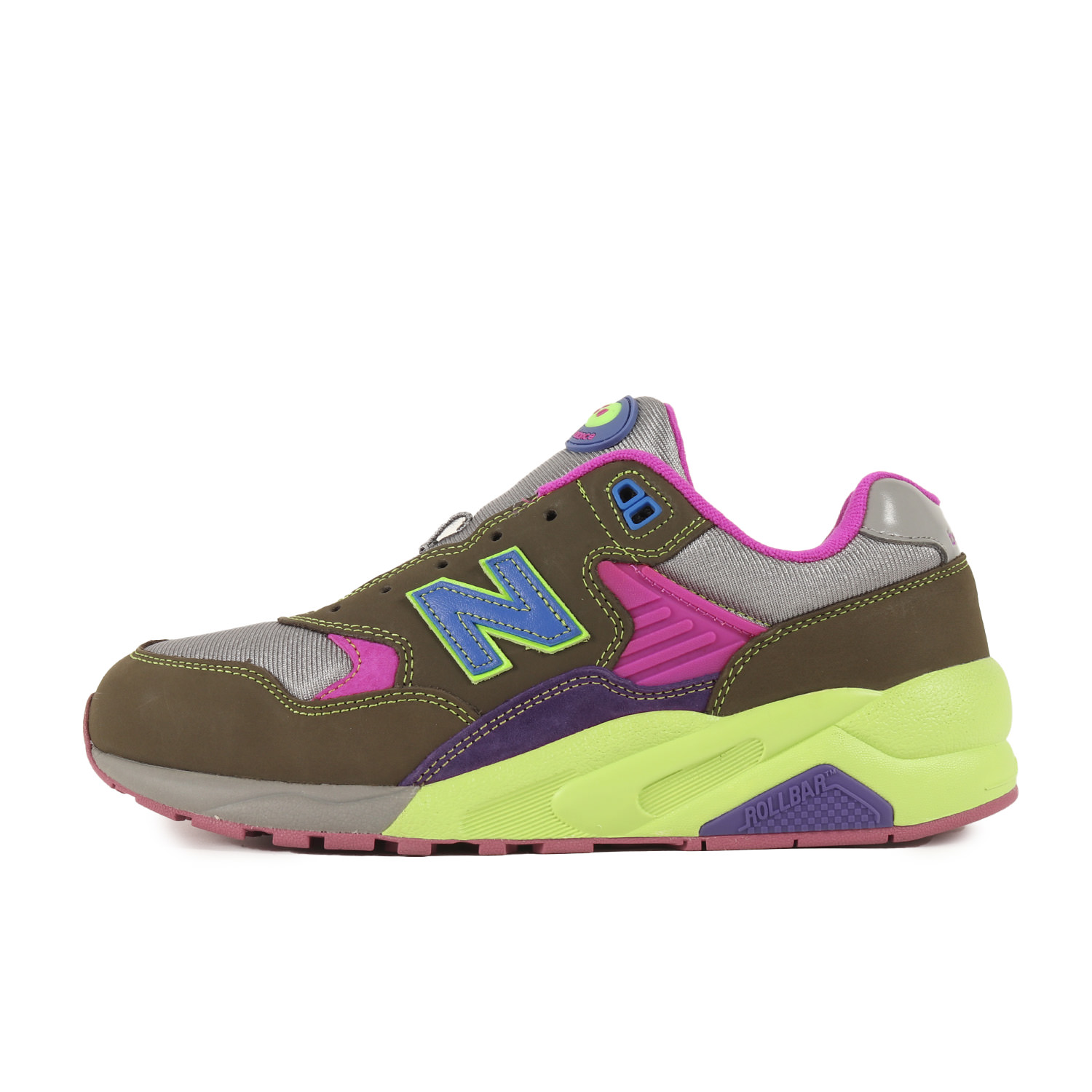 ブランド名: NEW BALANCE (ニューバランス)リリース時期: 2022年秋冬正式タイトル: MT580 ST2素材: ヌバック ナイロン付属品: 箱 替え紐2色〈キーポイント〉 アメリカのス
