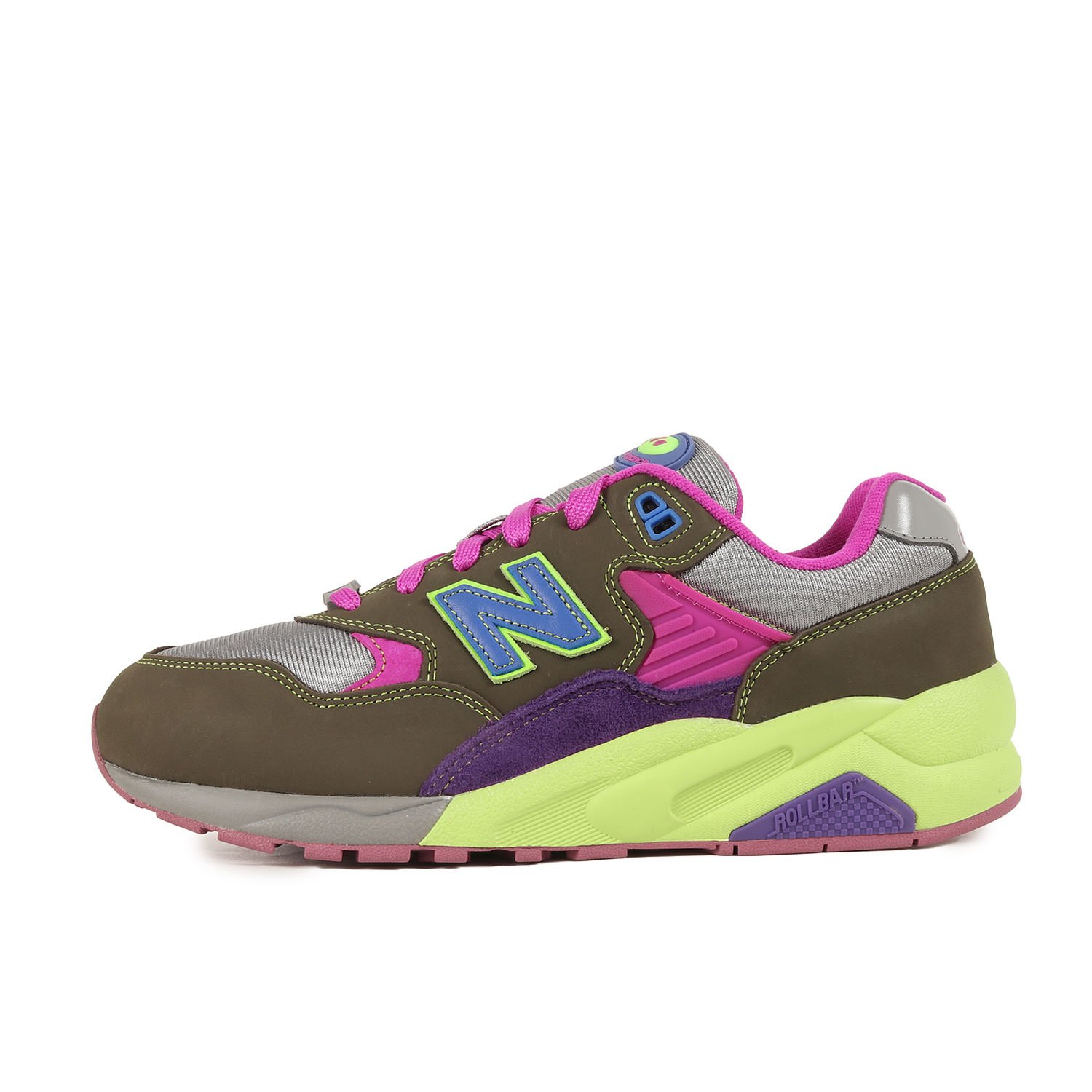 ブランド名: NEW BALANCE (ニューバランス)リリース時期: 2022年秋冬素材: ヌバック ナイロン付属品: 箱 替え紐2色〈キーポイント〉 アメリカのストリートブランド"Str