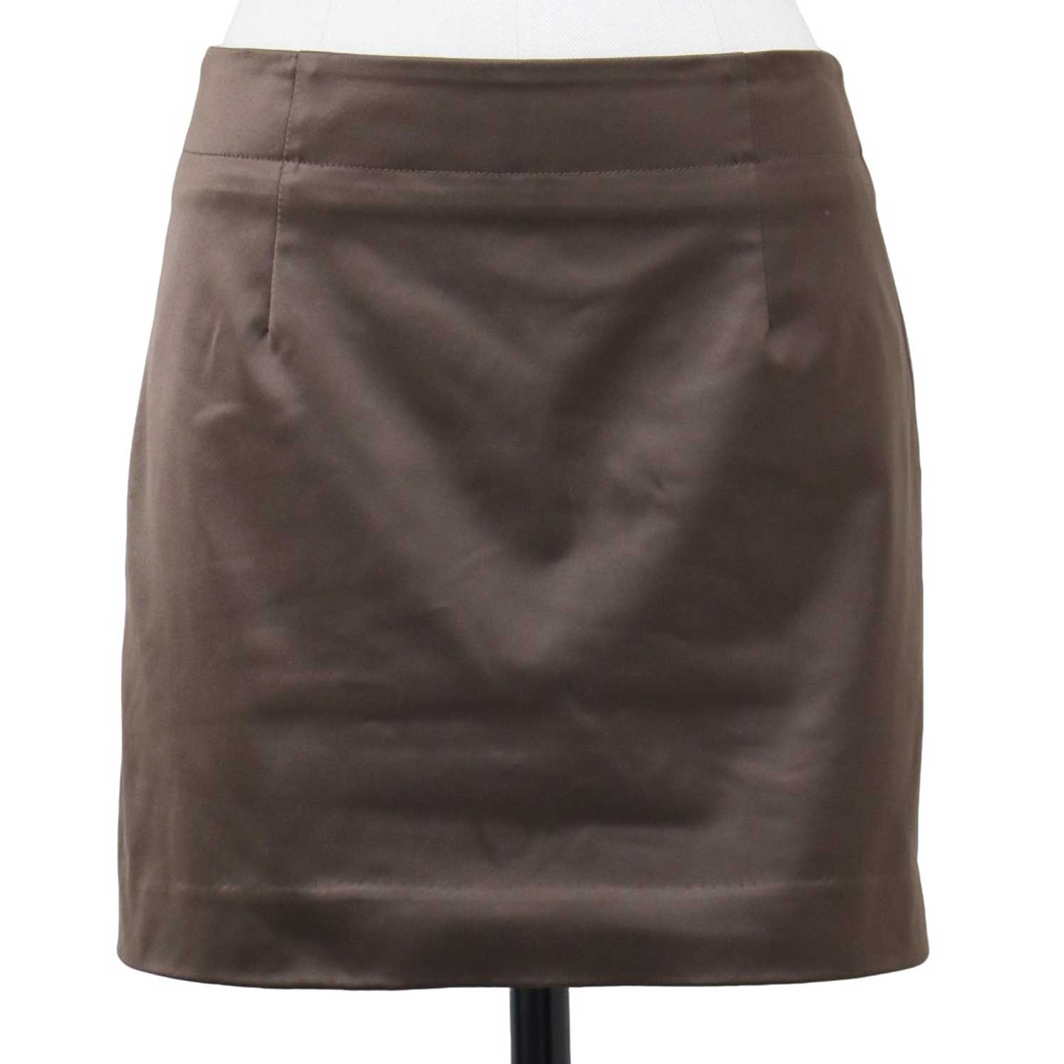 ブランド名: JANE SMITH (ジェーンスミス)正式タイトル: POLYESTER SATIN MINI SKIRT素材: 表地 ポリエステル 100% 裏地 キュプラ 50% コットン 50%