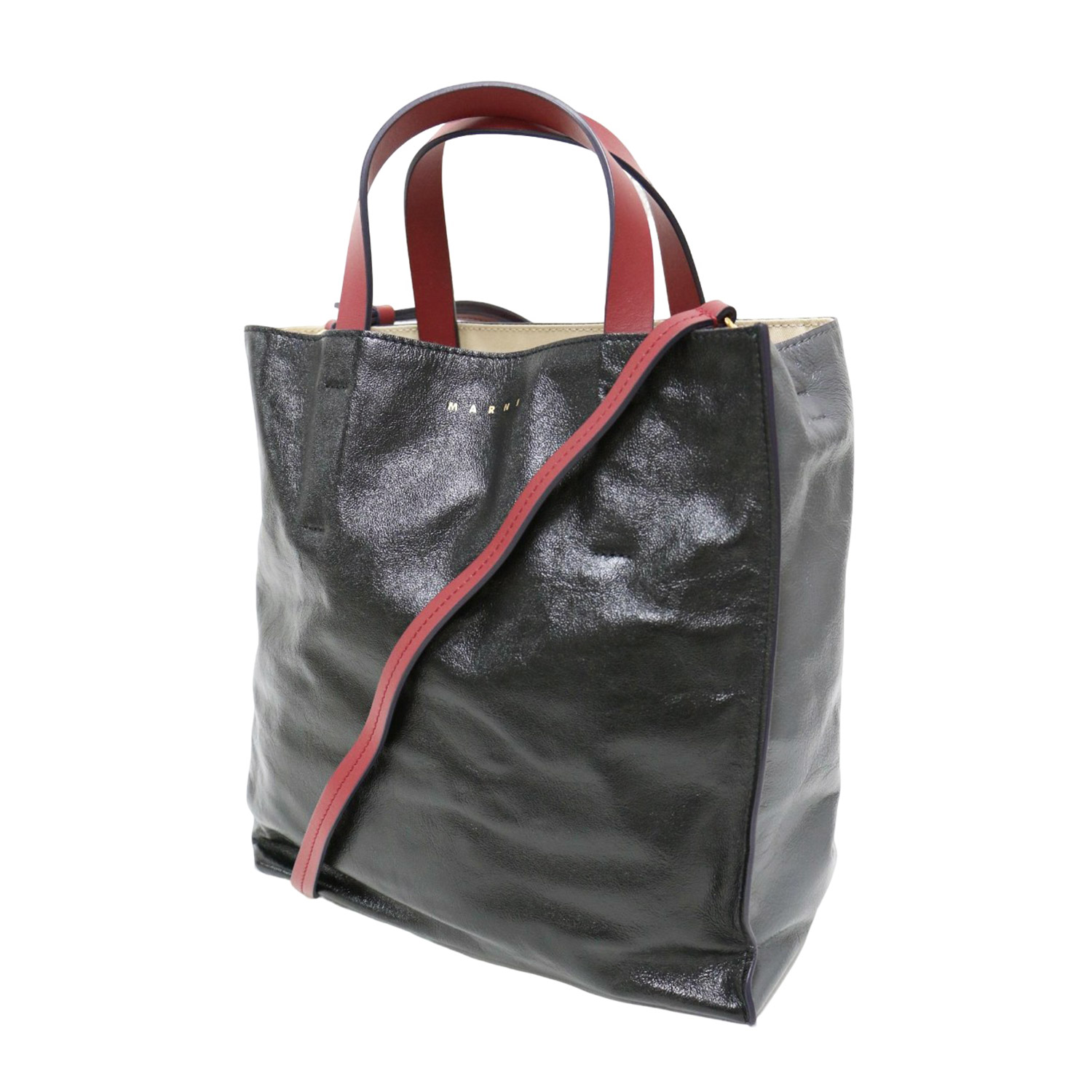 ブランド名: MARNI (マルニ)正式タイトル: Museo Softミニバッグ素材: 本体 牛革 100% 裏地 コットン 100%生産国: イタリア製参考定価: 171,600円(税込)付属品: