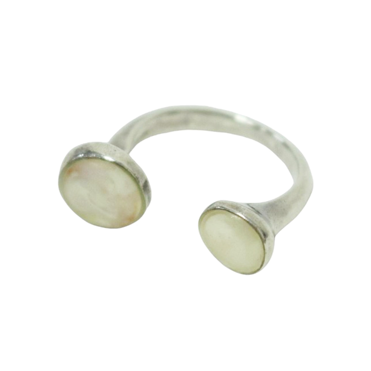 ブランド名: DLAW (ドロウ)正式タイトル: ring fork nude vintage生産国: -参考定価: 33,000円(税込)付属品: なし〈キーポイント〉 ・ストーン付き ・オープンリ