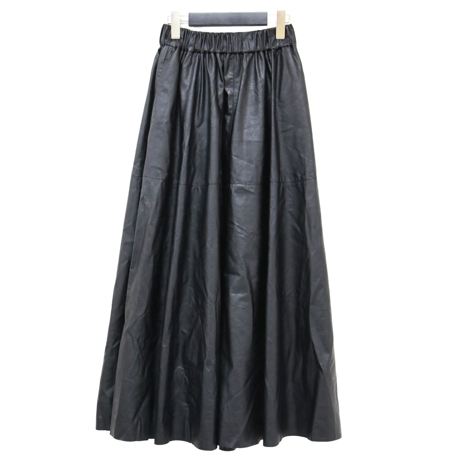 ブランド名: SACRA (サクラ)リリース時期: 2023年秋冬正式タイトル: SYNTHETIC LEATHR SKIRT品番: 123611122素材: 合成皮革生産国: 日本製参考定価: 38