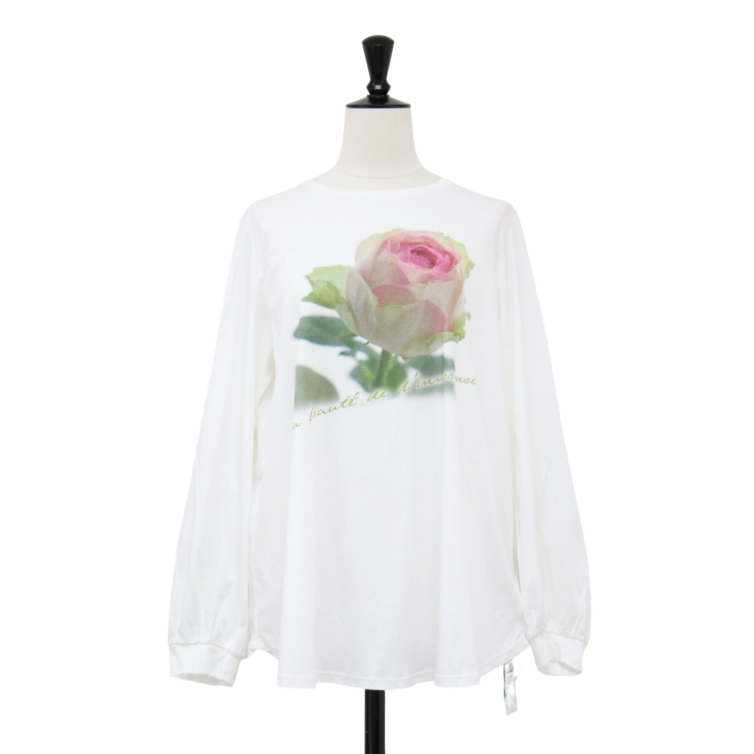 ブランド名: STRAWBERRY-FIELDS (ストロベリーフィールズ)リリース時期: 2024年秋冬正式タイトル: ローズプリント長袖Ｔシャツ品番: 45-16610素材: コットン 100%生