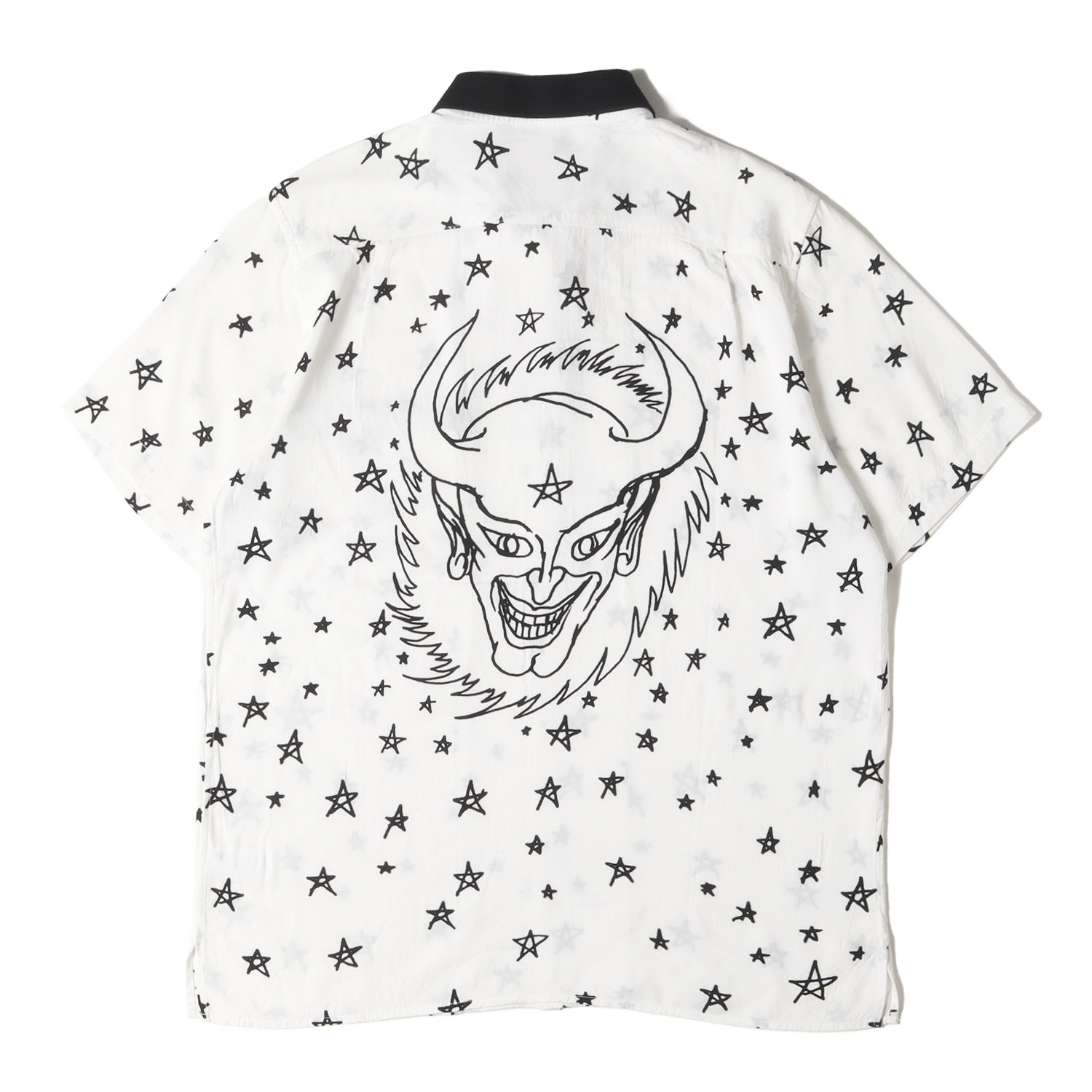 ブランド名: Supreme (シュプリーム)リリース時期: 2018年春夏素材: レーヨン100％代理店タグ: 株式会社Supreme付属品: なし〈キーポイント〉 レーヨン生地を使用し、オープンカ
