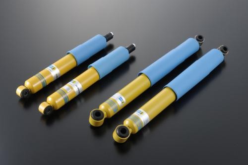 ジムニー JB64W ダンパーＫＩＴ １台分ＳＥＴ お急ぎの場合は、必ず在庫確認をお願いいたします。 全国送料一律税抜き￥1,100（沖縄県 & 離島は除く）。 ご注文確定後、加算されます。