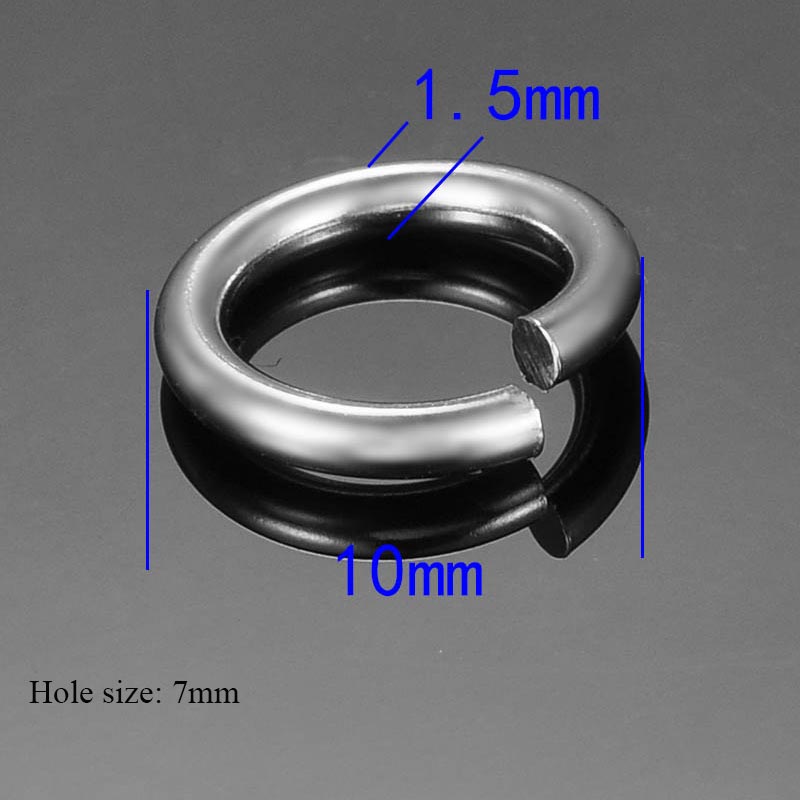 ステンレス製の丸冠アクセサリーパーツの販売。丸カンは、パーツ同士をつなぐのに欠かせないアクセサリーパーツです。1個で買えるのも嬉しい。丸カンとは、その名の通り丸い形をし、一箇所切れ目の入ったクラスプな