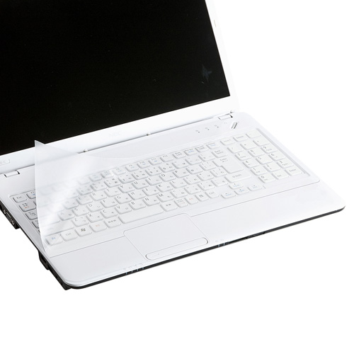 いろんなノートパソコンにも対応、マルチタイプのキーボードカバー（シートタイプ）。■生産国：日本■製品サイズ：W385×D165×H0.15mm■材質：エーテル系ポリウレタン■対応機種：15.4型〜のテ