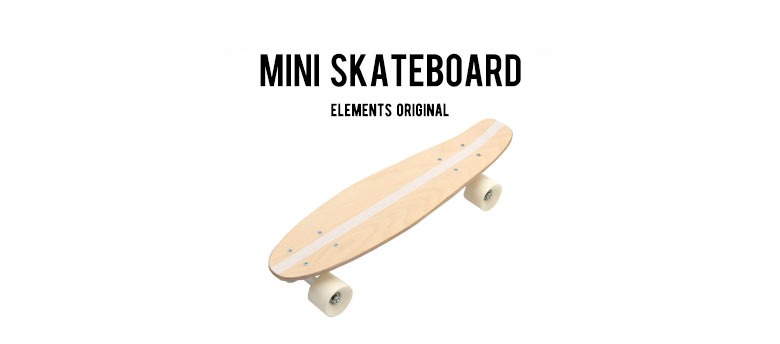 壁面収納に便利なウォールシェルフ。