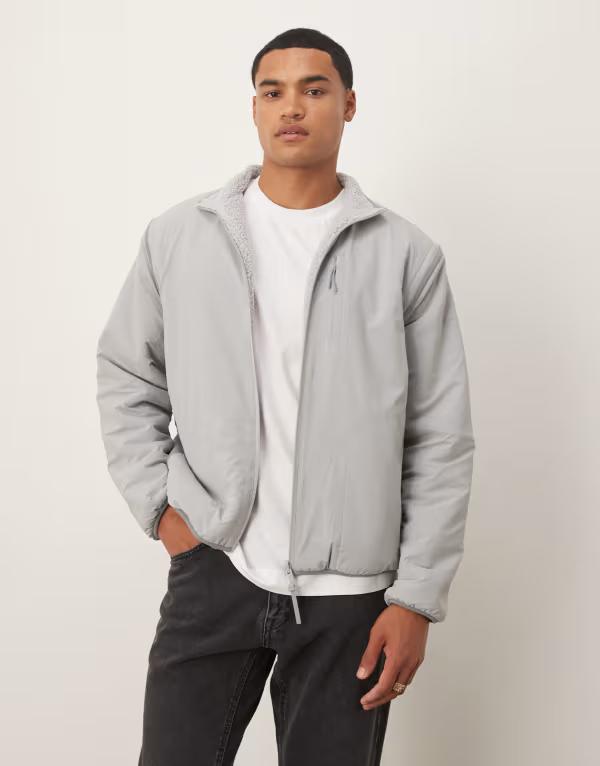 カルバンクライン メンズ コート アウター Calvin Klein Jeans reversible teddy fleece jacket with removable sleeves in gray Gray