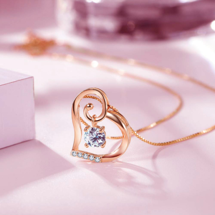 【極美品】スワロフスキー　ネックレス　シルバー　ピンク　アクセサリー　ブレス ネックレス レディース 紫水晶 ハート型 キュービックジルコア