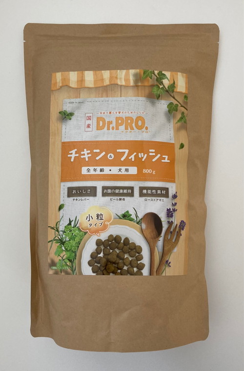 商品説明■商品詳細 チキン原料を配合したおいしいドッグフード 日本の飼育環境を考慮し、ローストアマニやビール酵母、パパイヤ抽出物を配合しました。 全成長段階用（オールステージ）のフードです。 仔犬から