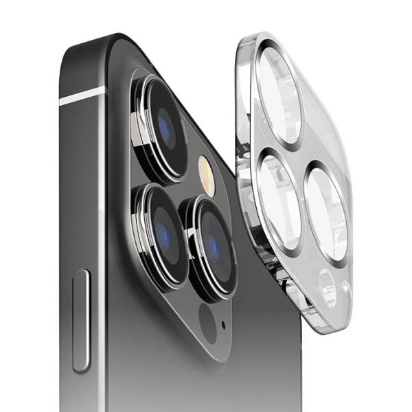 対応:i Phone 15 Pro 種類:クリア/シルバー説明:「PG-23BCLG04SV」は、色鮮やかなカメラレンズのフチが特徴的な2023年 i Phone トリプルカメラ用のカメラフルプロテク