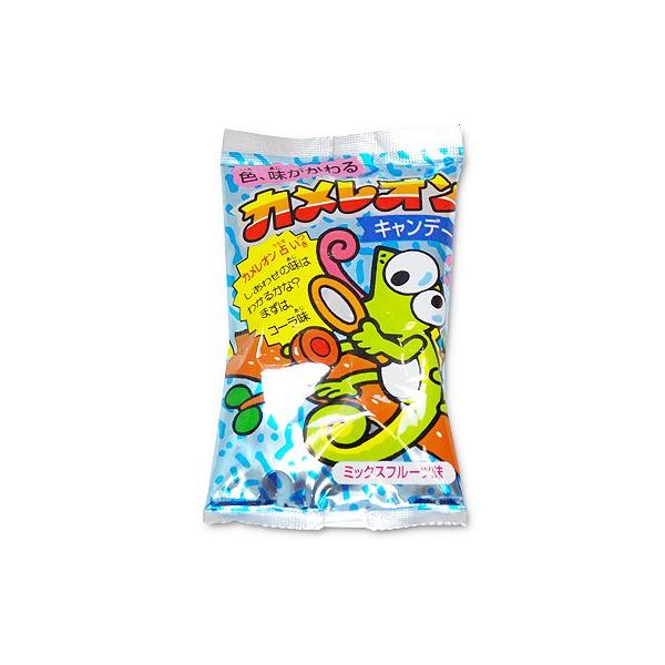 コーラ味の小粒のボールキャンディです。最初は茶色舐めると色が変わるおもしろ駄菓子です。変化した色で今日の運勢をチェックできる占い付き♪