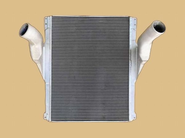国内優良メーカー インタークーラー 三菱ふそう スーパーグレート 参考純正品番：ML241469