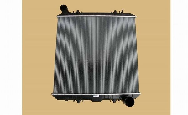 国内優良メーカー ラジエーター UDトラックス クオン 参考純正品番：21405-00Z0A