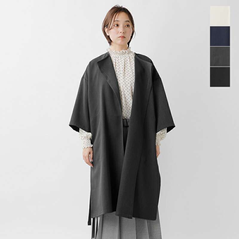 mizuiro ind(ミズイロインド)よりダブルクロスウェザー ノーカラー ハーフスリーブ コートのご紹介です。麻のようなナチュラル感とドライな風合いのダブルクロスウェザーを使用したノーカラーコート