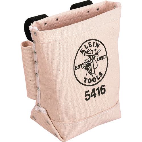 《メーカー》 ＫＬＥＩＮ ＴＯＯＬＳ社 《品番》 5416 《特長》 ●耐久性の高いボルトバッグです。 ●縫製とリベットで補強し、底は二重構造なので重い工具やハードな現場でもしっかり活躍します。 ●両