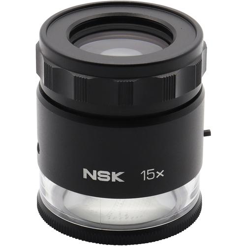 《メーカー》 新潟精機（株） 《品番》 NLSL-15-1 《特長》 ●スケール付で幅、直径などの寸法や角度が読み取れます。 ●長さ目盛は、0.1mm単位の目盛が見やすい階段状目盛です。 ●高寿命、省