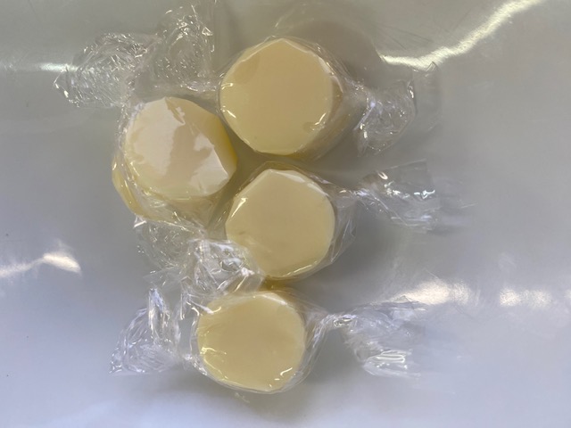 マルジョー&ウエフク 犬ちゃんのおやつ。チーズだよカルシウム 4個