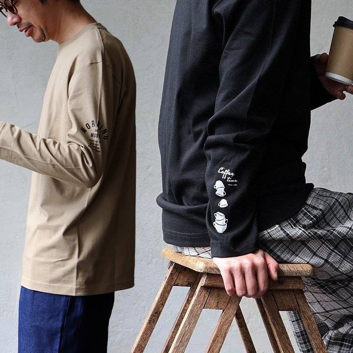 r240821011 [商品説明] ・1枚でも重ね着のインナーでも使えるシンプルなスッキリボディ。 ・屈んでも安心のクルーネック×ヨレに強い丸胴ボディ仕上げ。 ・さらにこのロンTは従来のロンTとは違い