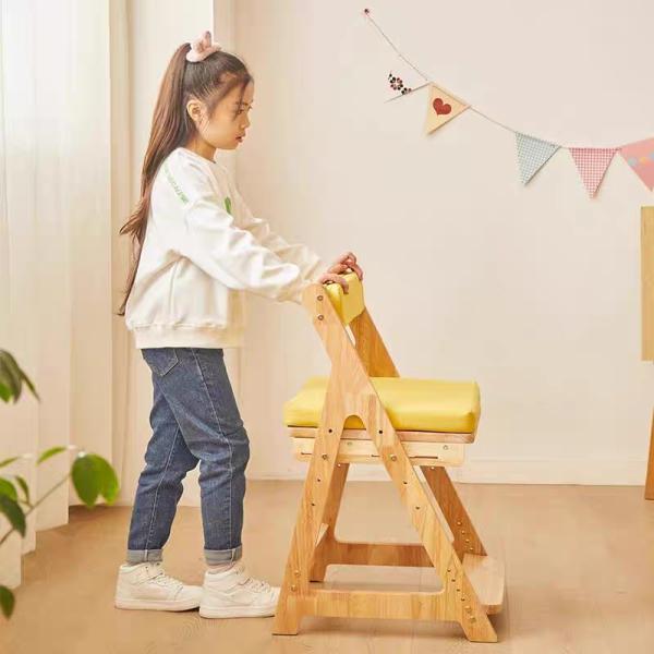 【成長に合わせて高さを調節できる学習チェア】サイズ：幅40×奥行48×高さ74cm / 座板高：約38?53cm / 足置き板高：約8?16cm 座面と足置きの段階調節機能が正しい姿勢をサポートし、集