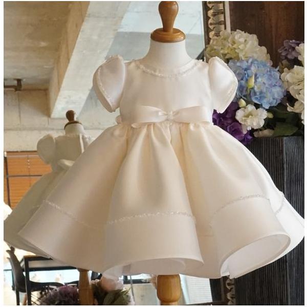子ども（キッズ）用のドレスです。 ハーフバースデーや誕生会などのイベントや結婚式、七五三、発表会などフォーマルなシーンにおすすめです。 サイズが80-100cmまであるので姉妹お揃い（リンクコーデ）も